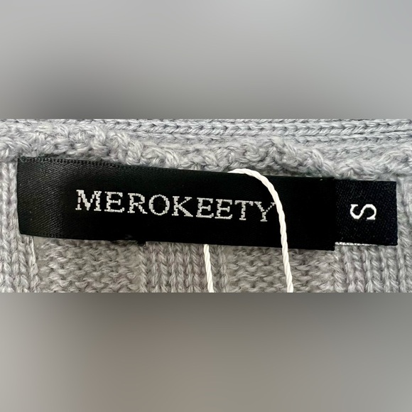 Small Merokeety Gray Cable Knit Cardigan with Pockets - Picture 4 of 5